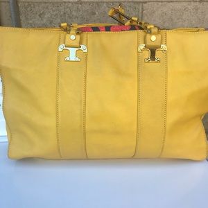 Used condition Tory Burch Leather tote